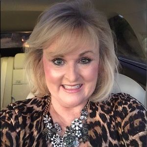 Meet your Posher, Julie